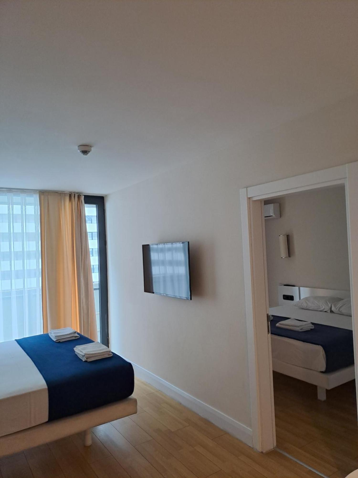 Lux Apart Hotel 555 Batumi Cameră foto