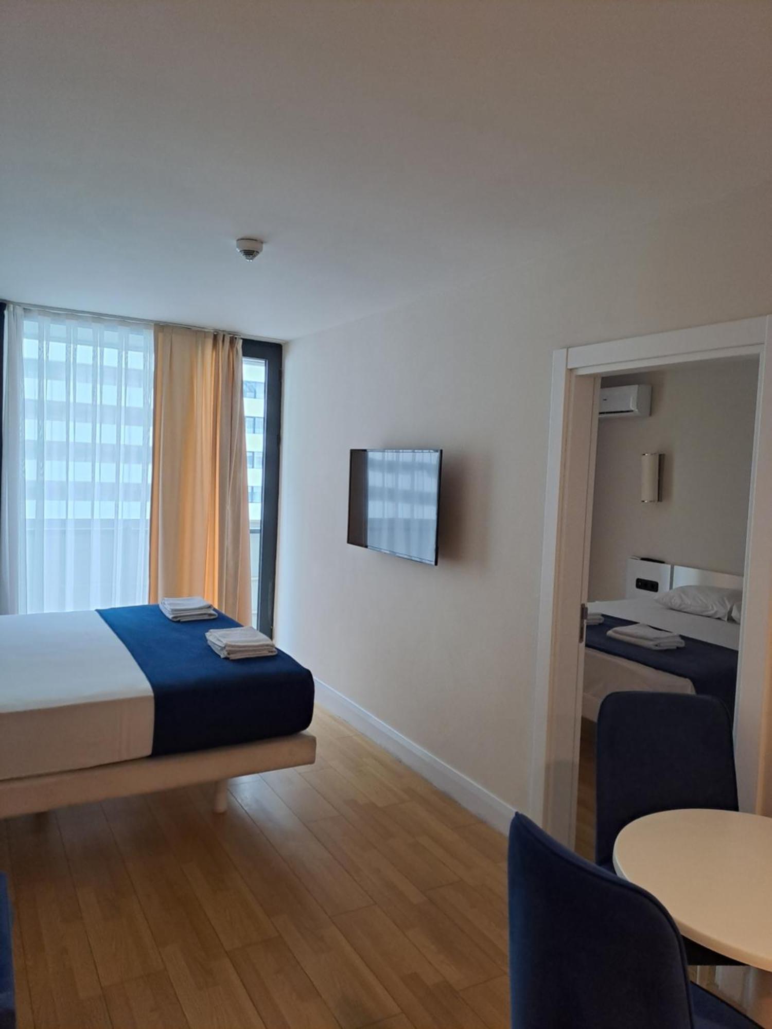 Lux Apart Hotel 555 Batumi Cameră foto