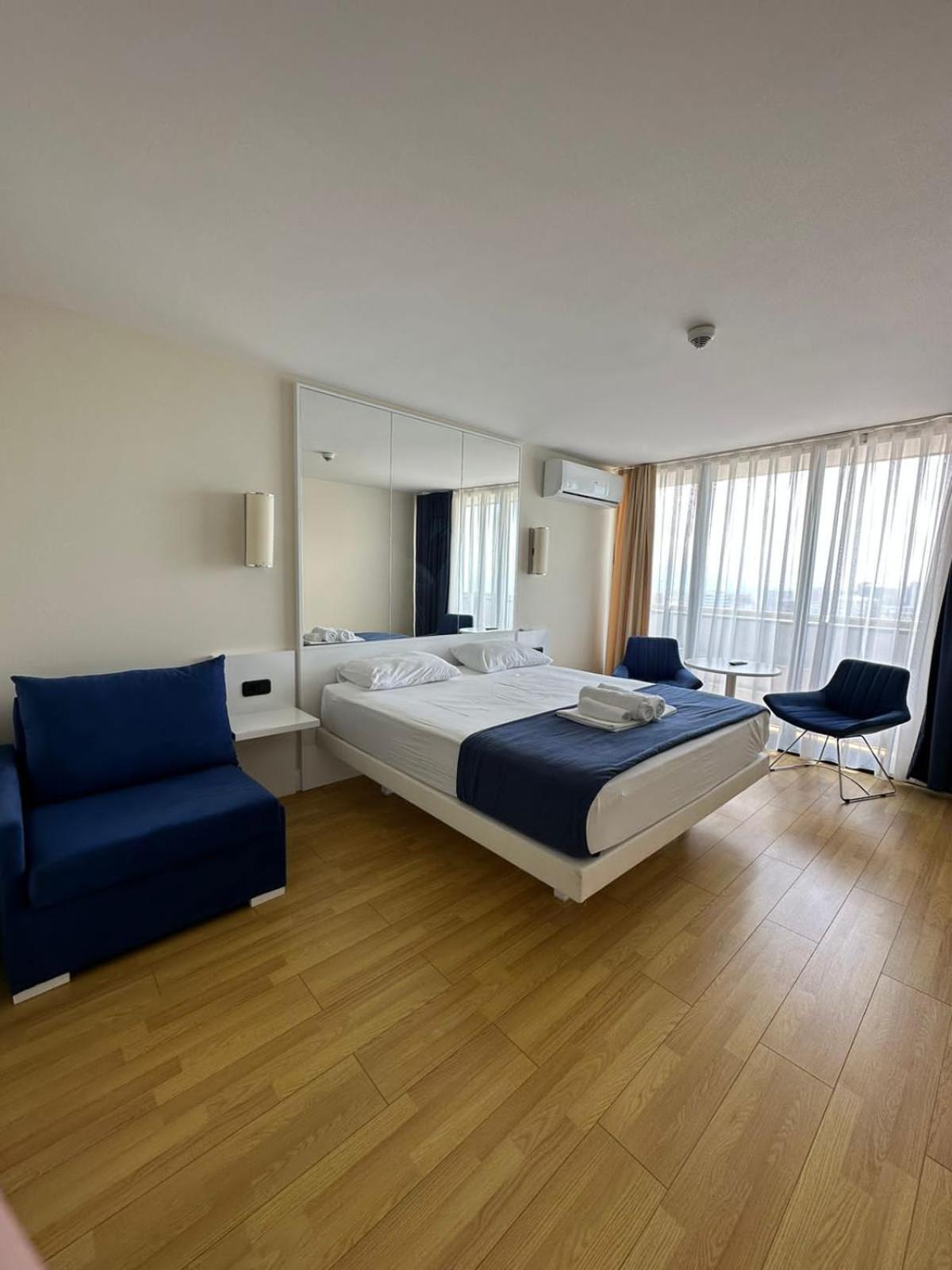 Lux Apart Hotel 555 Batumi Cameră foto