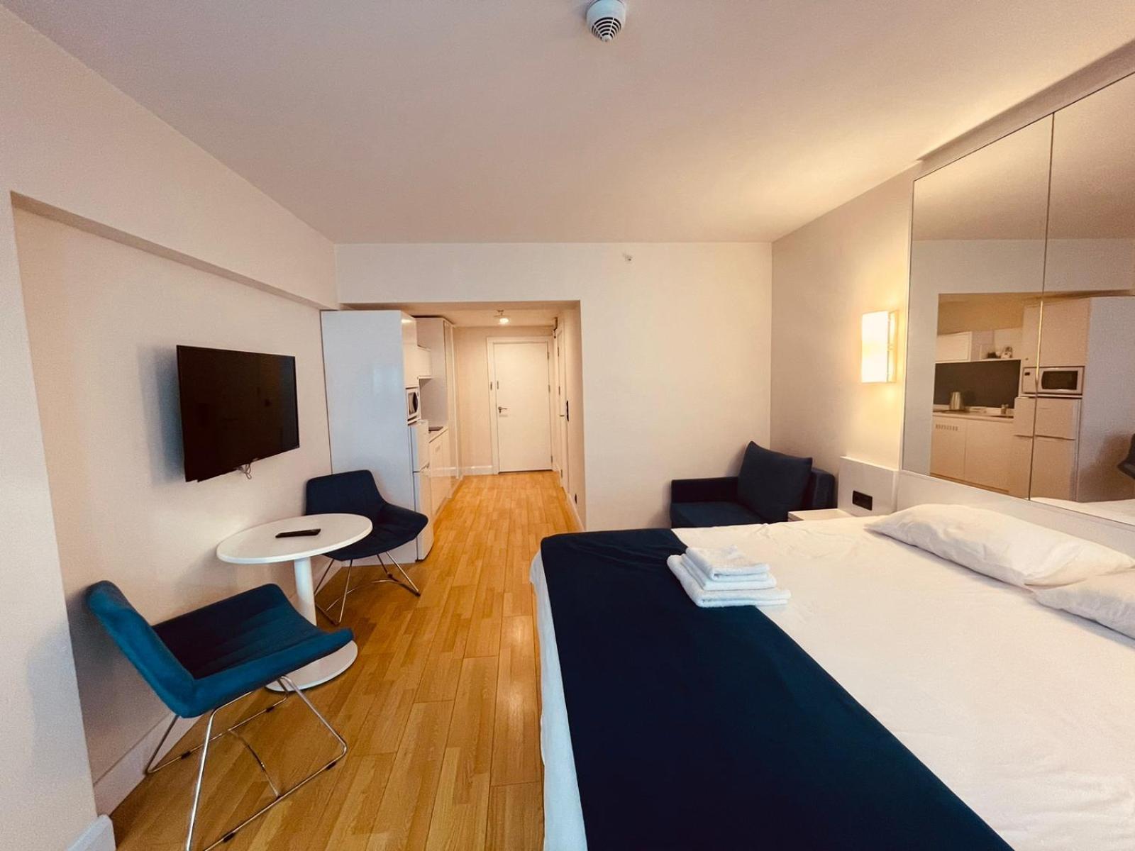 Lux Apart Hotel 555 Batumi Cameră foto