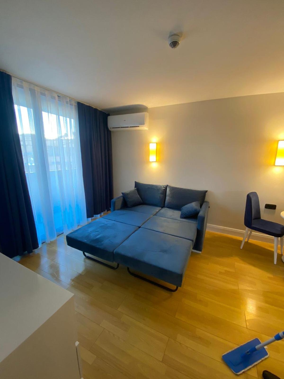 Lux Apart Hotel 555 Batumi Cameră foto