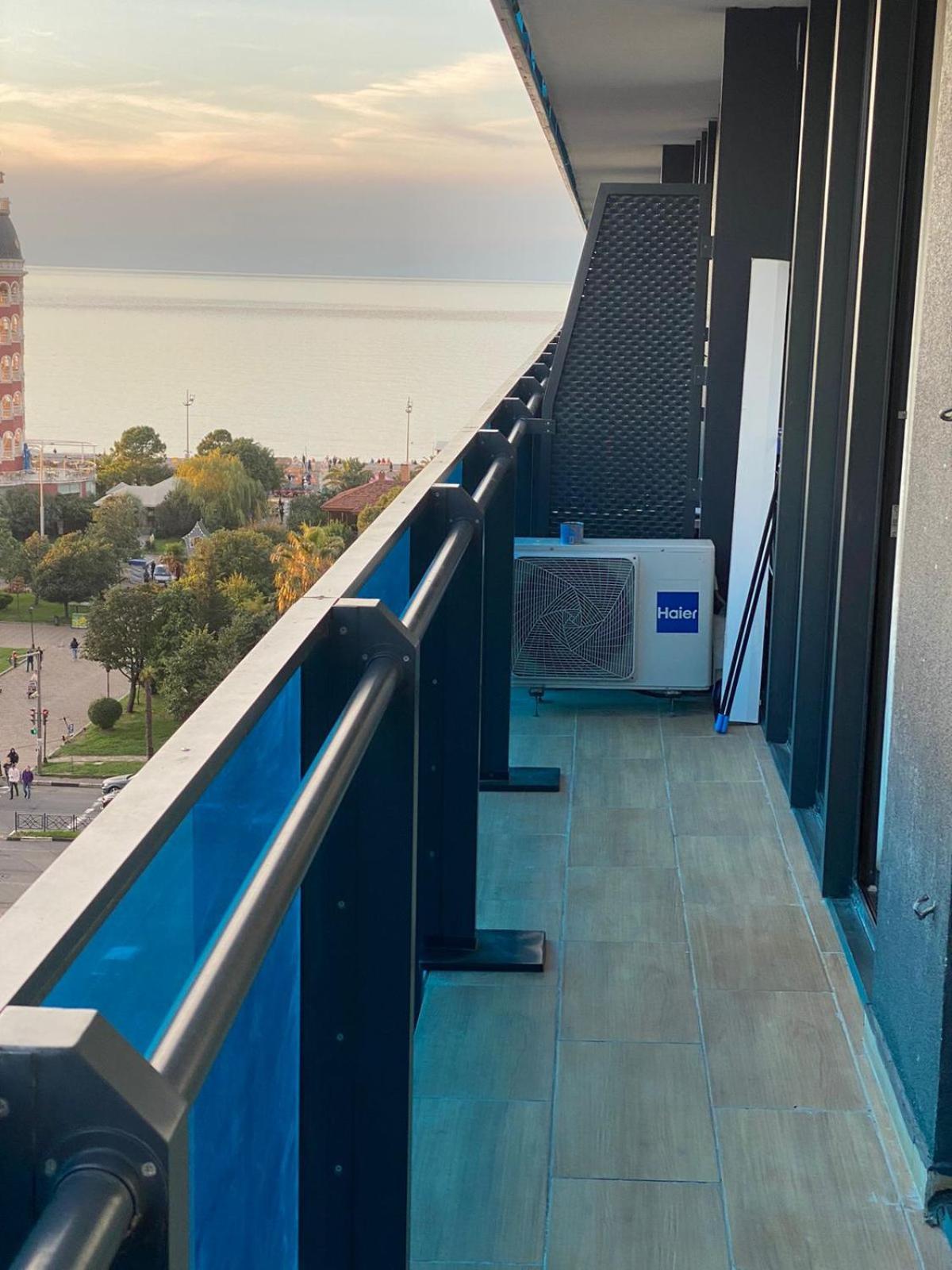 Lux Apart Hotel 555 Batumi Cameră foto
