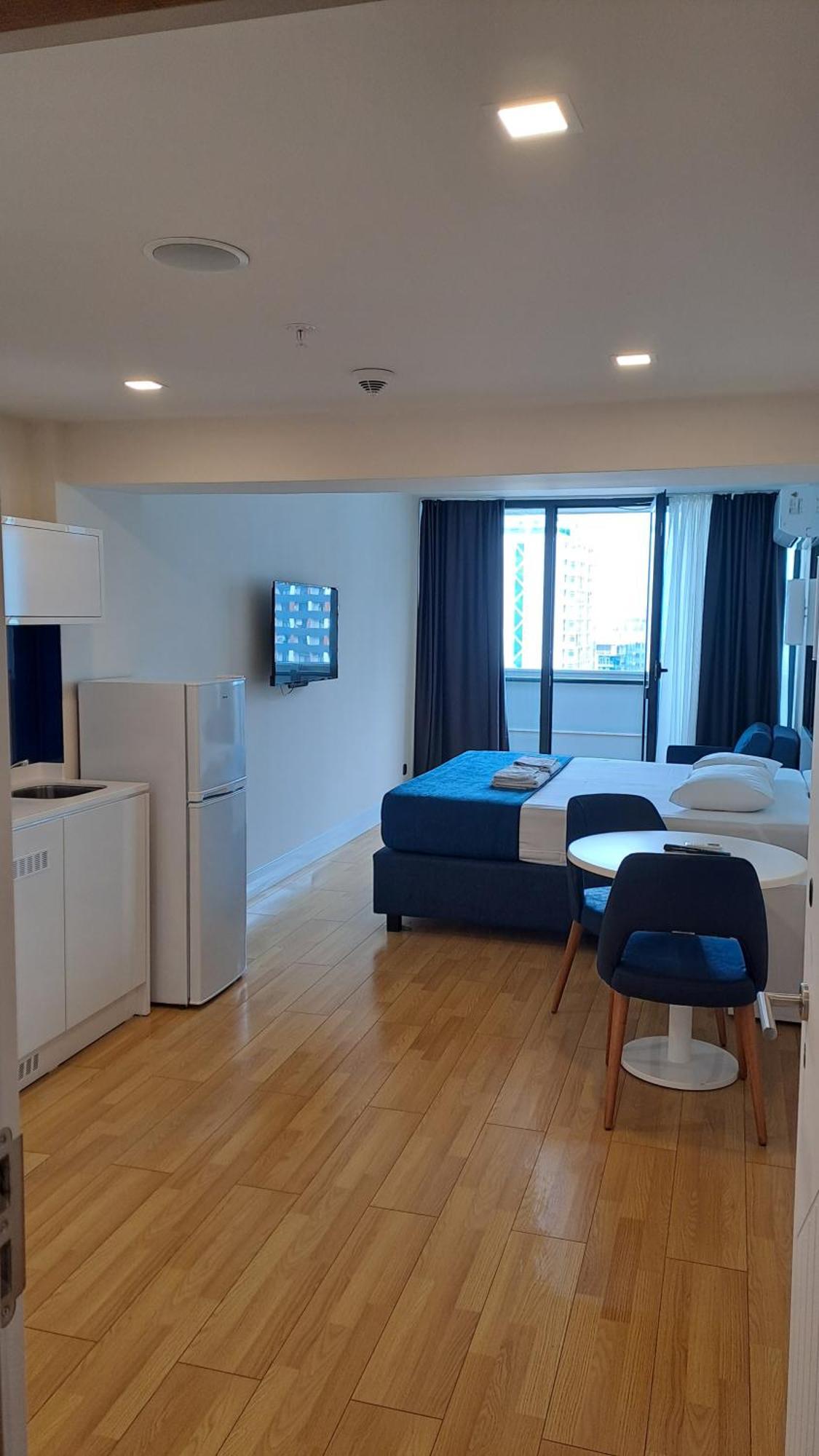 Lux Apart Hotel 555 Batumi Cameră foto